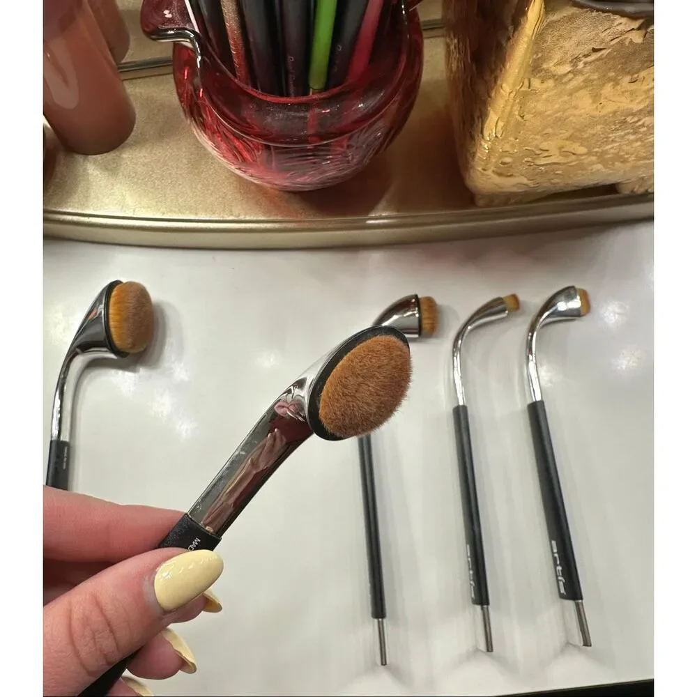 Artis Fluenta 5-Piece Makeup Brush Set Oval & Linear Brushes EUC Authentic